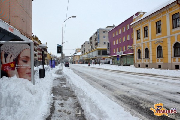 FOTO: Zimske službe tudi danes presenetil sneg?